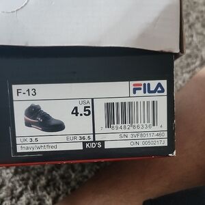 Fila Men's Navy and White Sneakers